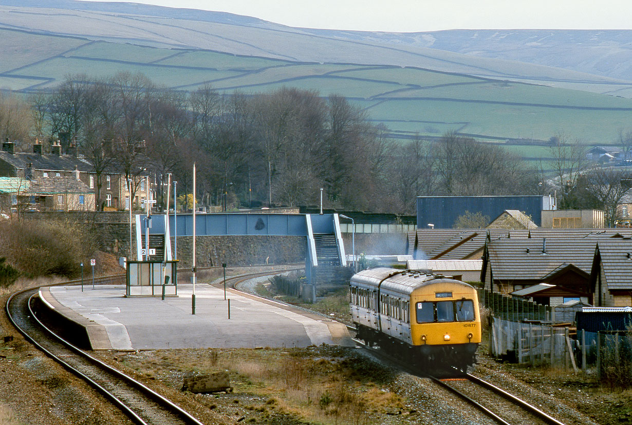 101677 Chinley 12 March 1998