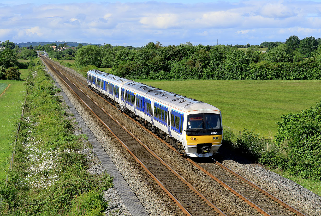165022 & 165033 Islip (Brookfurlong Farm) 25 May 2025