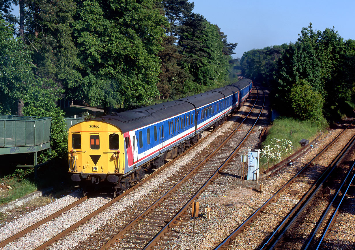 205001 & 205033 Hurst Green Junction 25 May 1997