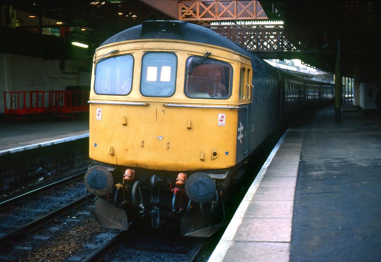 33049 Cheltenham 17 November 1982