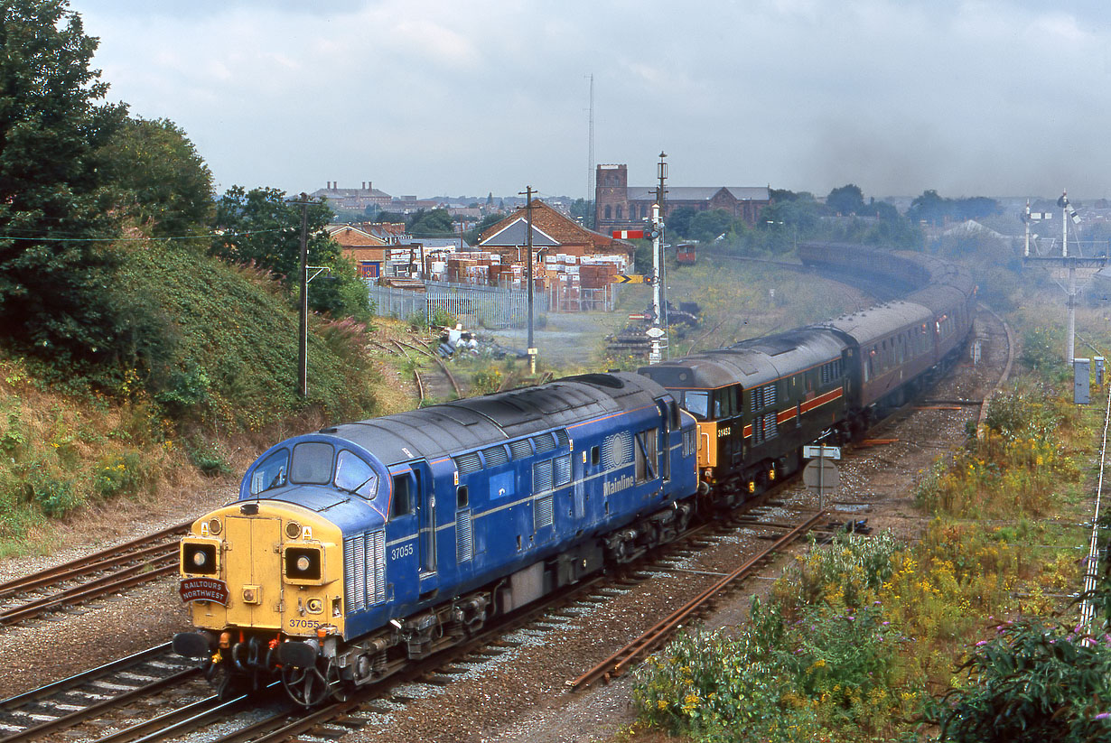 37055 & 31452 Sutton Nridge Junction 2 September 2000
