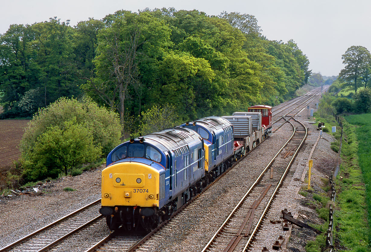 37074 & 37371 Spetchley 15 May 1997