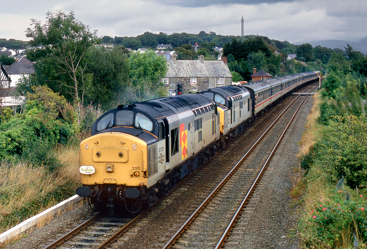 37225 & 37075 Llanfair PG 11 September 1993