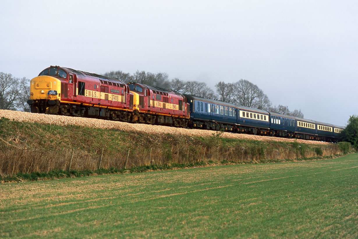 37418 & 37411 Perth (Almond Bridge) 18 April 2003