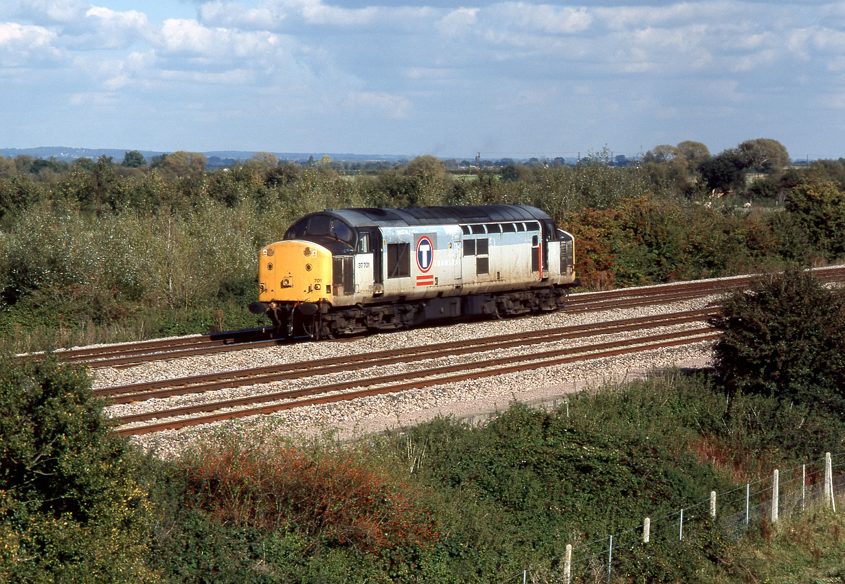 37701 Denchworth (Circourt Bridge) 5 October 1999