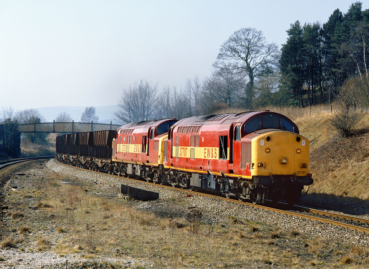 37707 & 37057 Chinley 10 March 1997