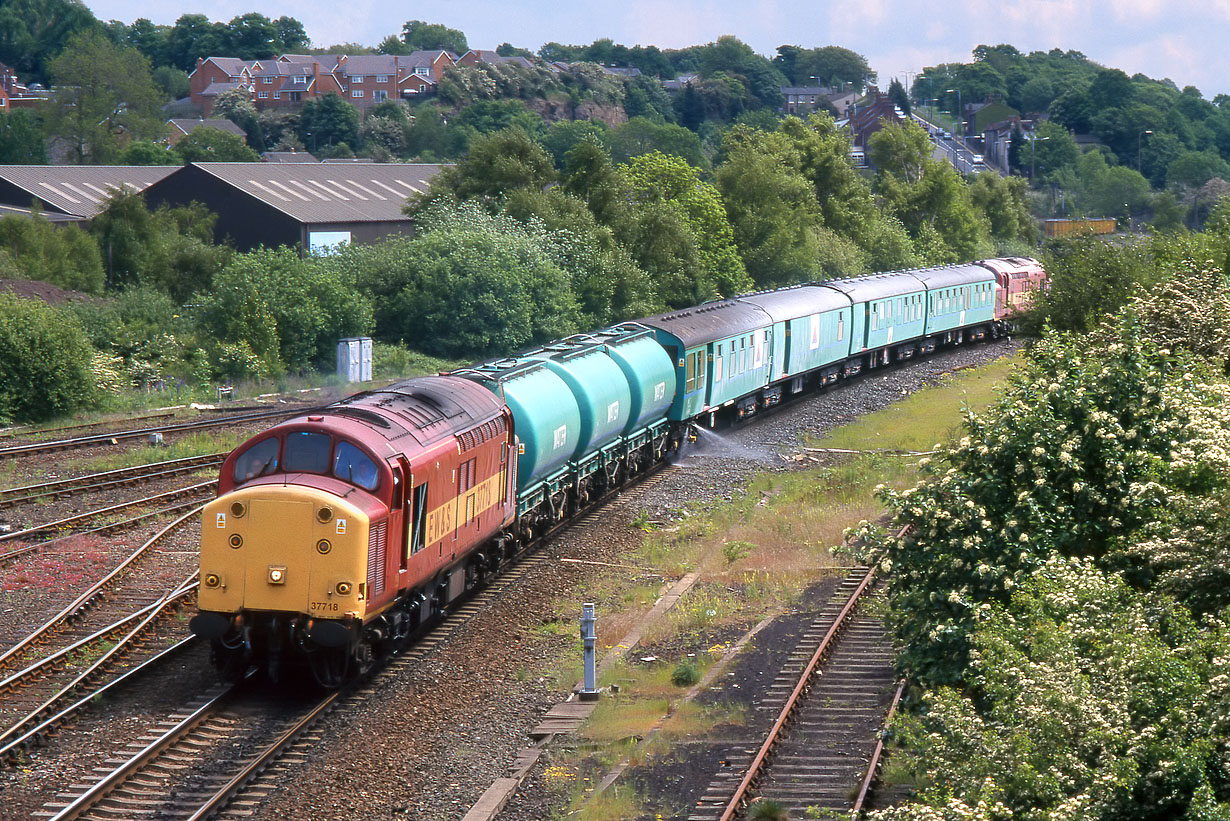 37718 Healey Mills 24 May 2000
