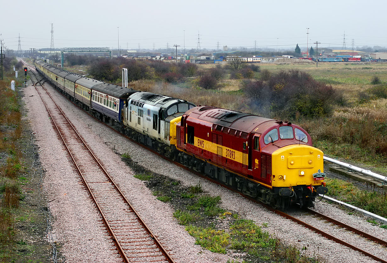 37893 & 37890 Immingham East Junction 8 November 2003