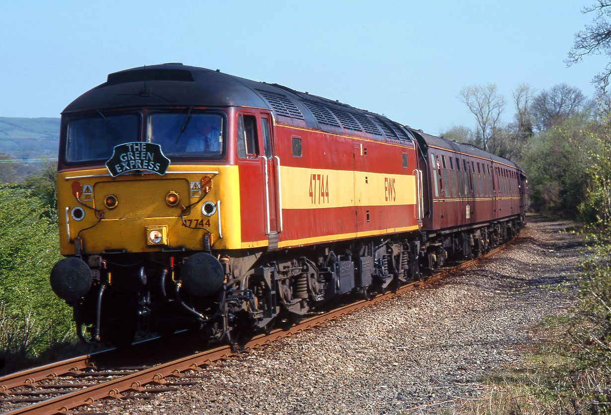 47744 Llandrindod Wells 1 May 2000