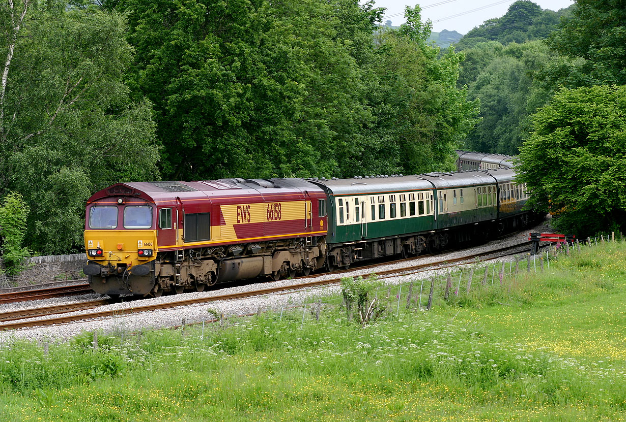 66158 Ystrad Mynach 7 June 2003