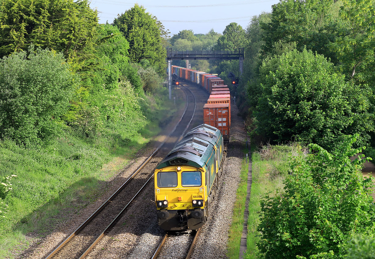 66568 & 66518 Kennington 23 May 2026