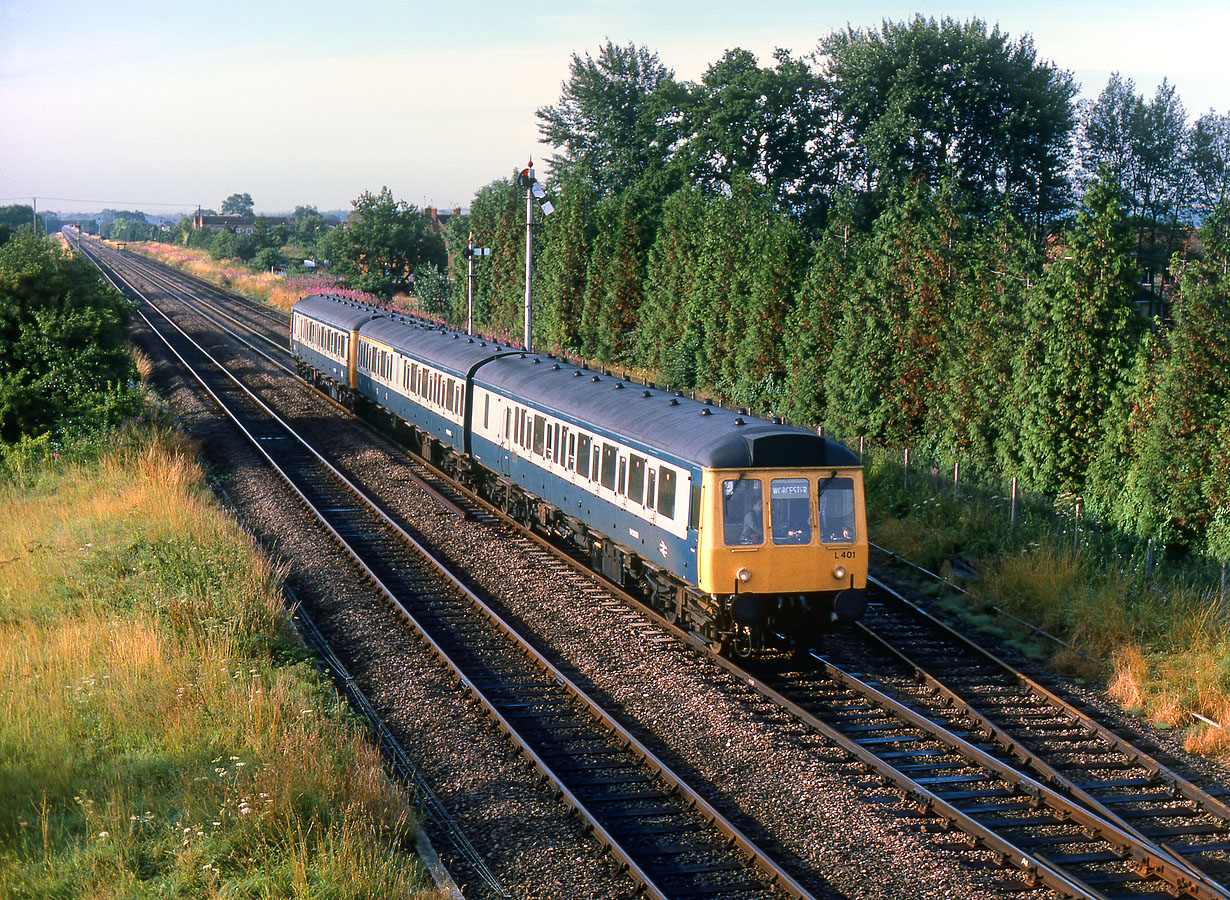 L401 & 55023 Moreton-in-Marsh 5 August 1986
