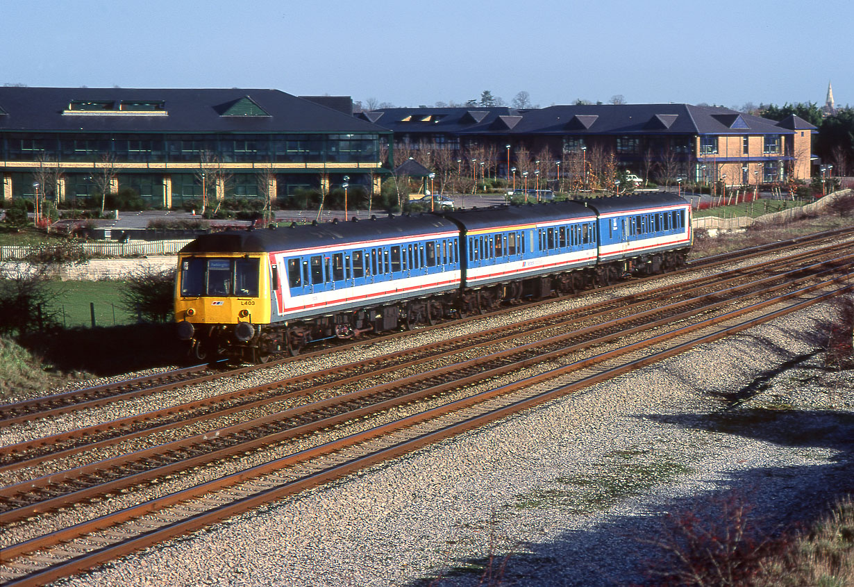 L403 White Waltham 6 January 1991