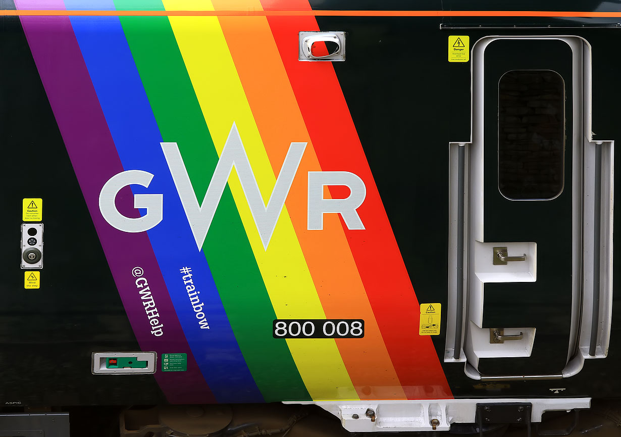 GWR Pride Stripes on 800008 3 July 2021