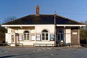 Charlbury Station Building 10 April 1987